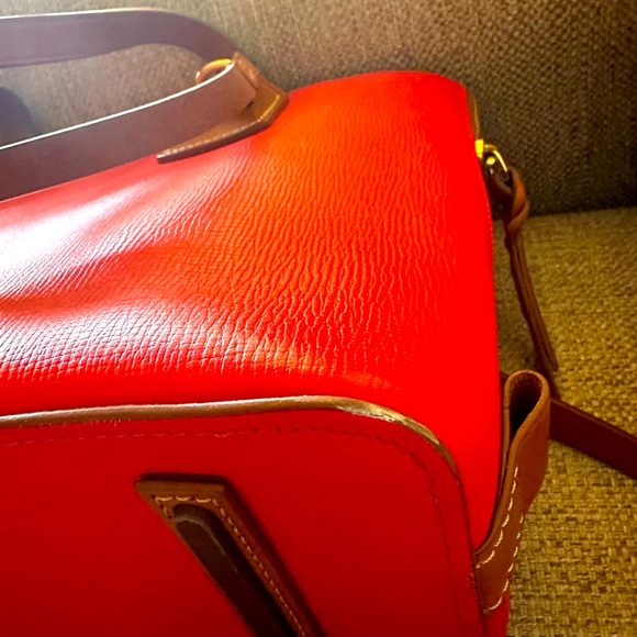 Dooney & Bourke LEATHER Shoulder Bag or Tote in GERANIUM. EXQUISITE QUALITY. - Picture 8 of 12